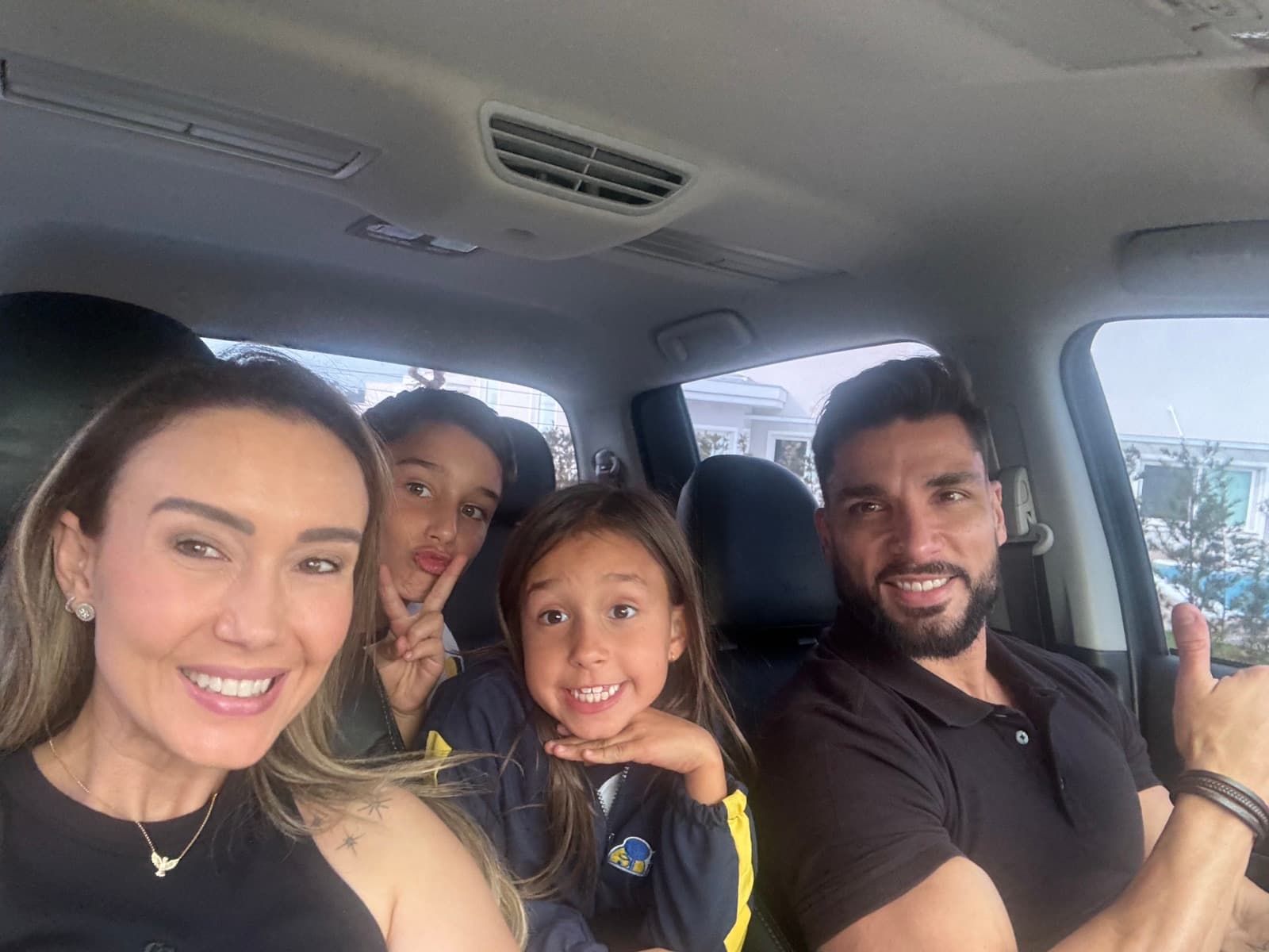 Família no carro